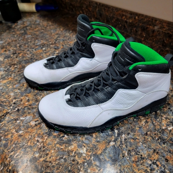 Air Jordan 10 Retro 'Seattle' 2019 - Picture 2 of 8